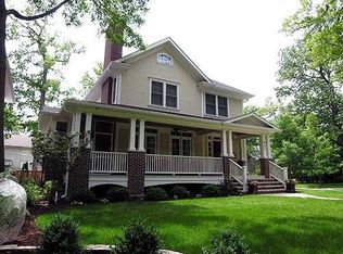 841 Oakwood Ave, Wilmette, IL 60091