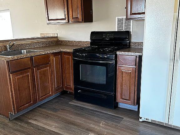 3rd image of 934 W Limberlost Dr #A