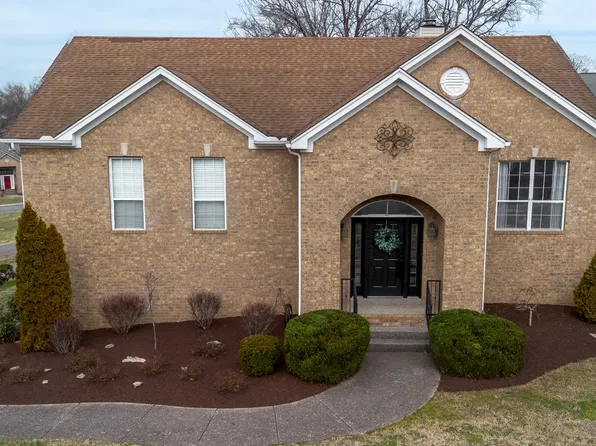 143 Coarsey Blvd, Hendersonville, TN 37075