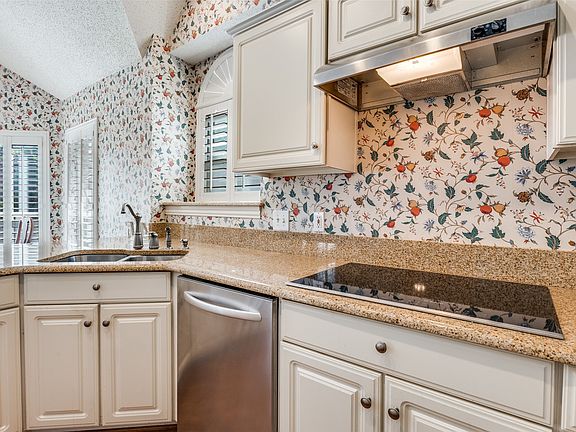 2nd image of 14596 Blueberry Ct