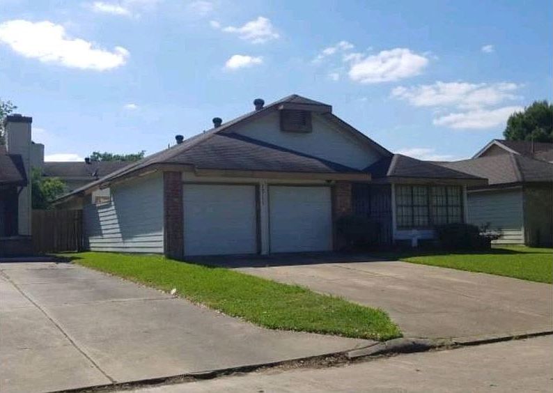 1st image of 1711 Foxlake Dr