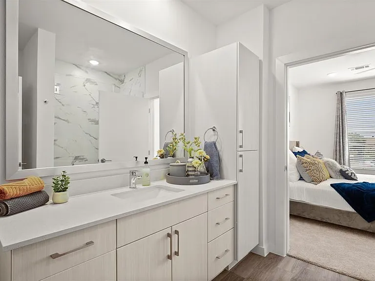 6324 N Lamar Blvd #306 — Photo 6