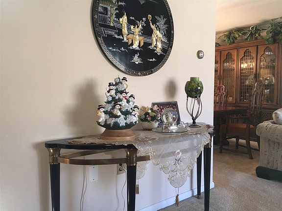 4th image of 17 Tierney Pl