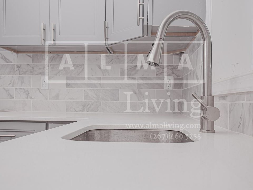 1st image of 2522 N Chadwick St #13