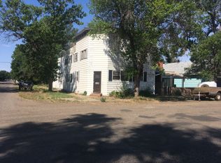 204 N 8th Ave, Forsyth, MT 59327