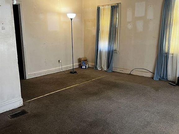 4th image of 505 Washington St