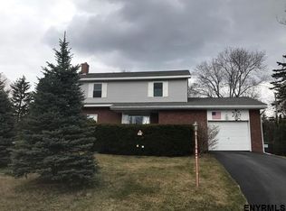 49 Hoffman Dr, Latham, NY 12110