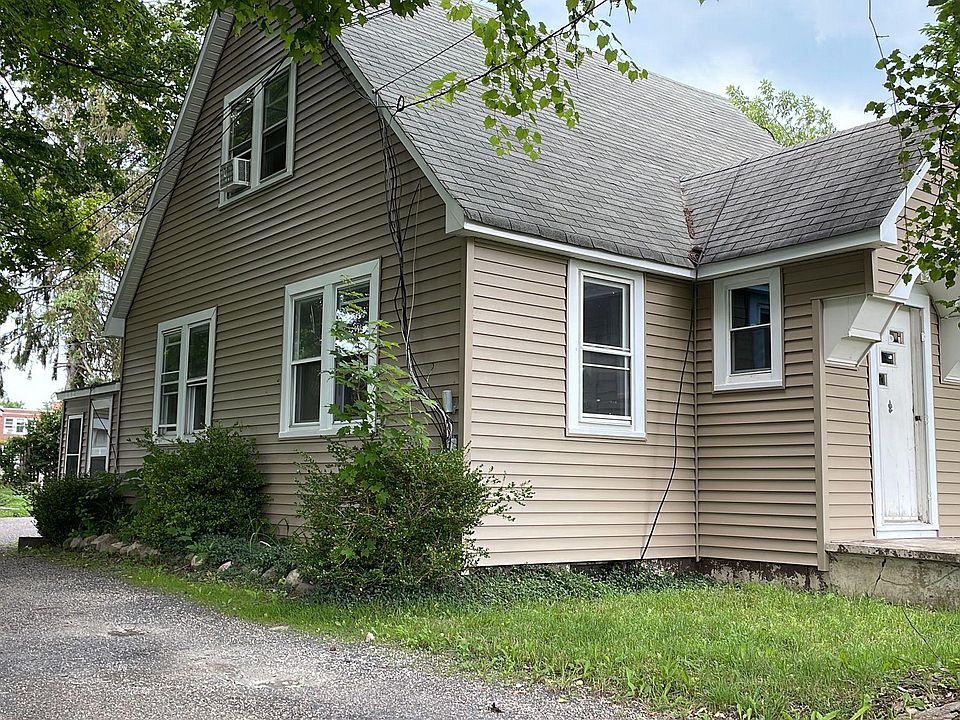 2nd image of 10 Edmunds Ln #10A