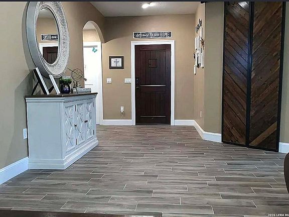 2nd image of 419 N Cedar