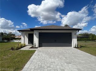 336 Parkdale Blvd, Lehigh Acres, FL 33974