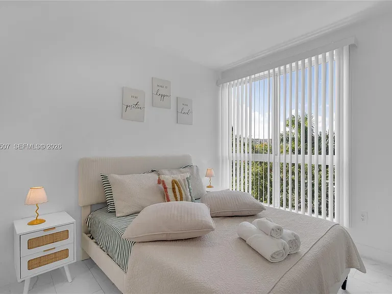 1850 Monroe St #401 — Photo 16