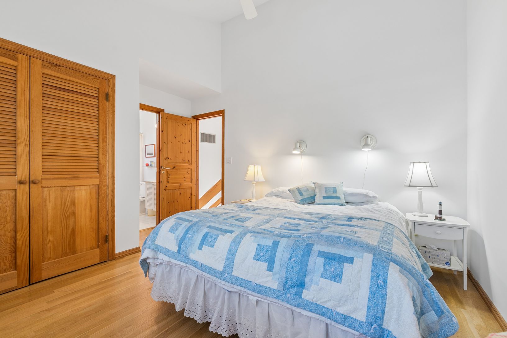 Guest bedroom