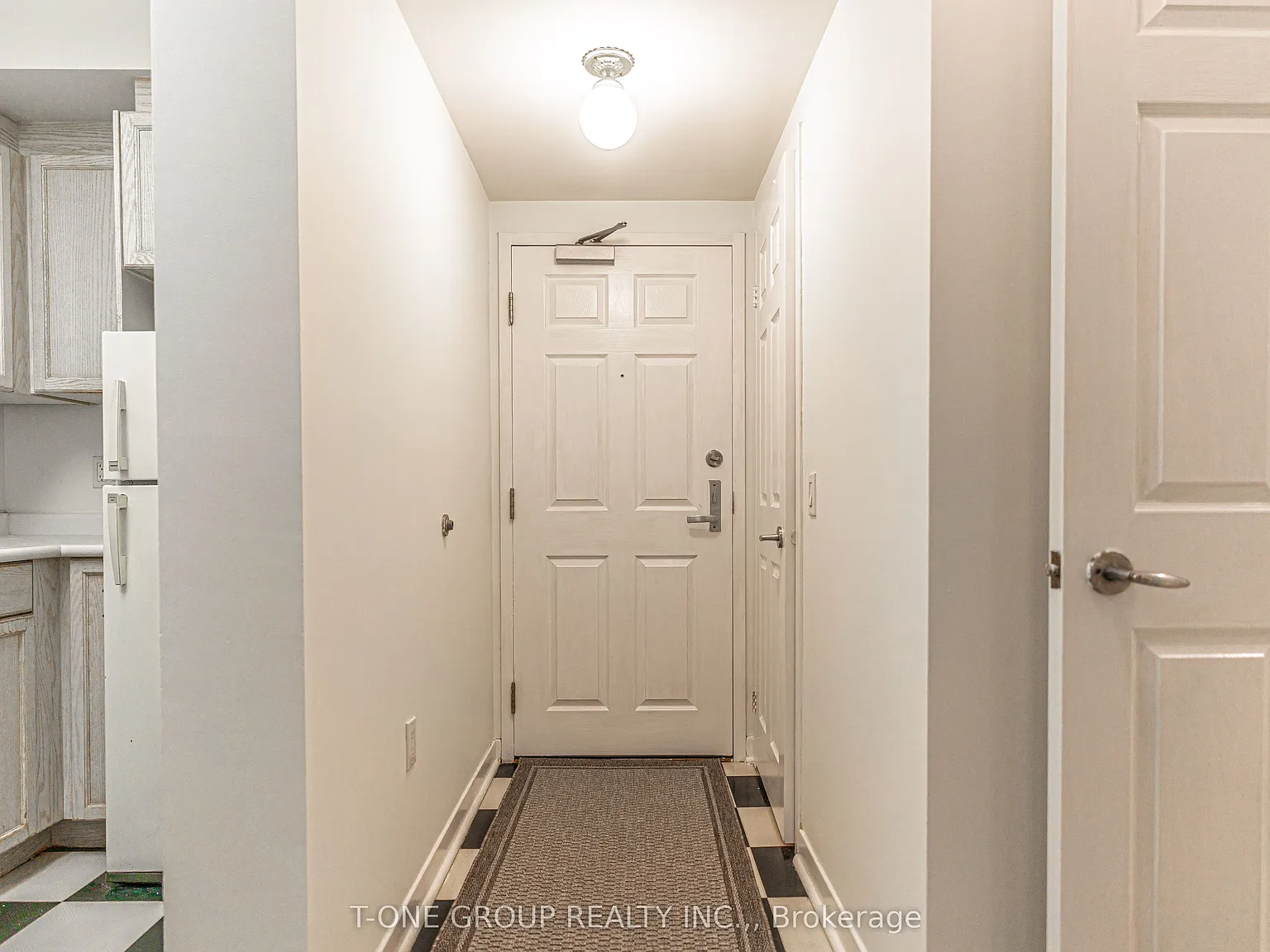 2 bed, $2,600 — Photo 2