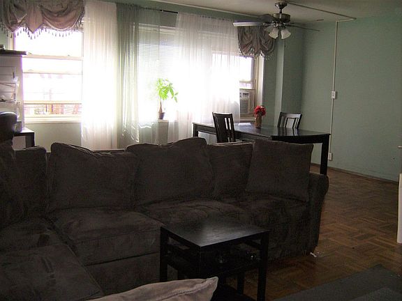 2nd image of 7 Fordham Hill Oval APT 5G