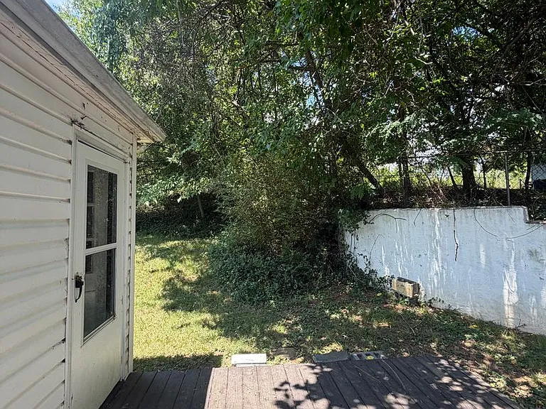 202 Motley Ave — Photo 9
