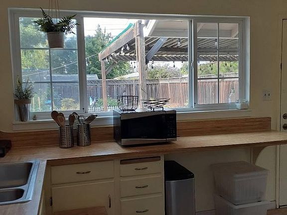 5th image of 2375 Cory Ave