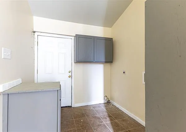 1716 Port St — Photo 11
