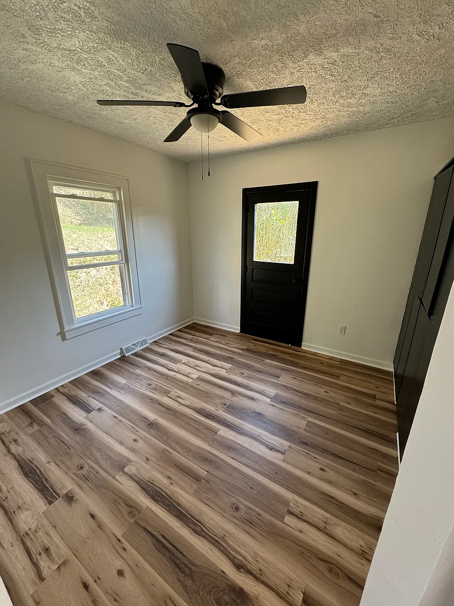 Building Photo - 406 Gainer Ave