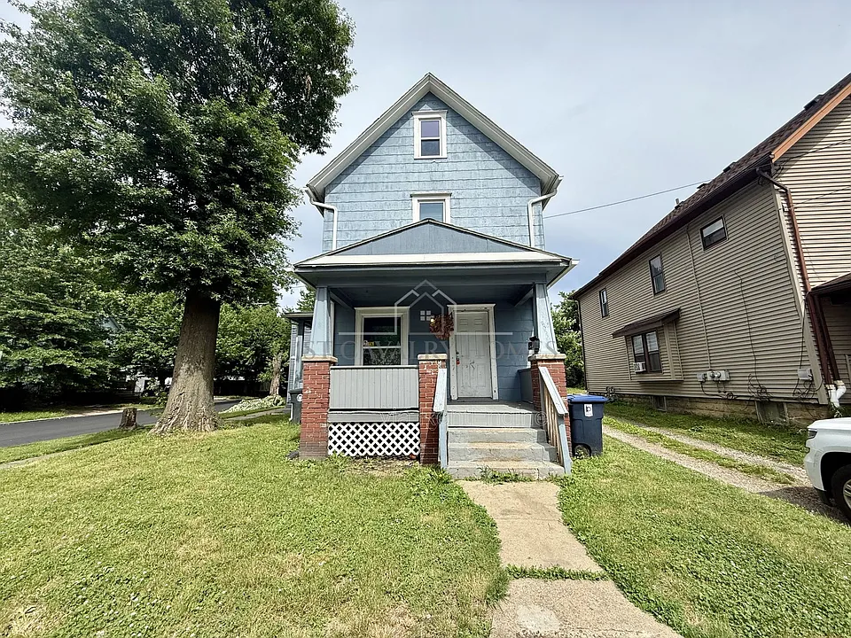 895 Beardsley St