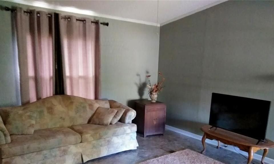2nd image of 6229 Antoinette St