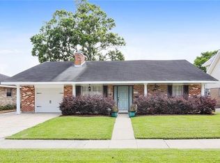 170 Willow Dr, Gretna, LA 70053