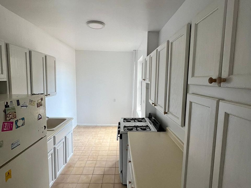1st image of 655 E 224th St #3H