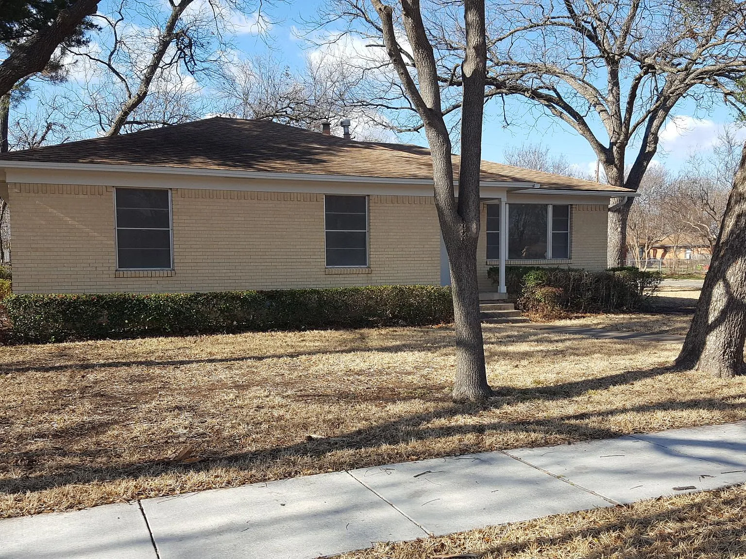 3 bed, 1310 sqft, $2,000 — Photo 3