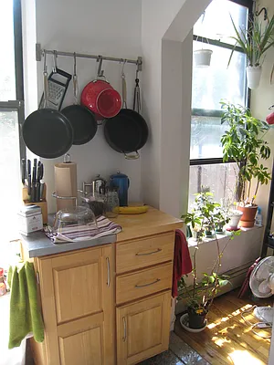 Rented by Metropolitan Realty | media 12