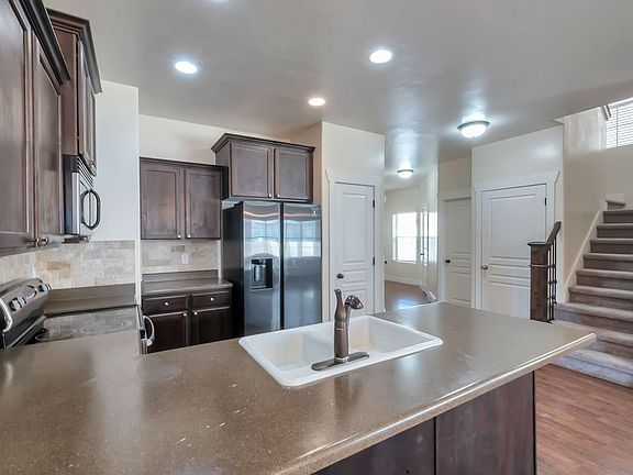 2nd image of 1504 N Venetian Way