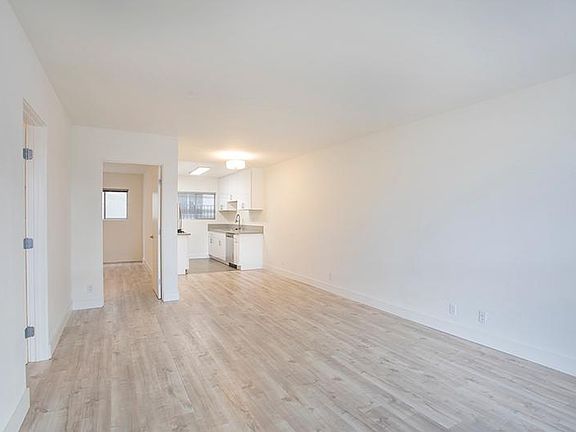 4th image of 377 W Lexington Dr APT 4