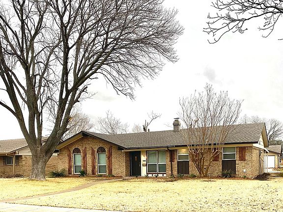 3rd image of 3422 Point East Dr