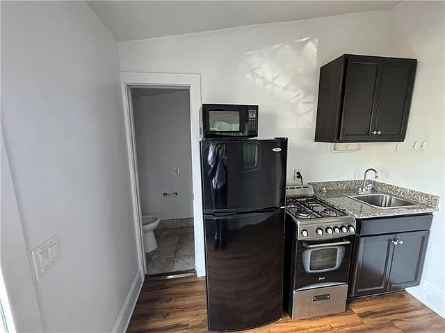 4833 Coliseum St #B — Photo 3
