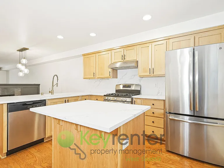 2634 SW Myrtle St — Photo 11