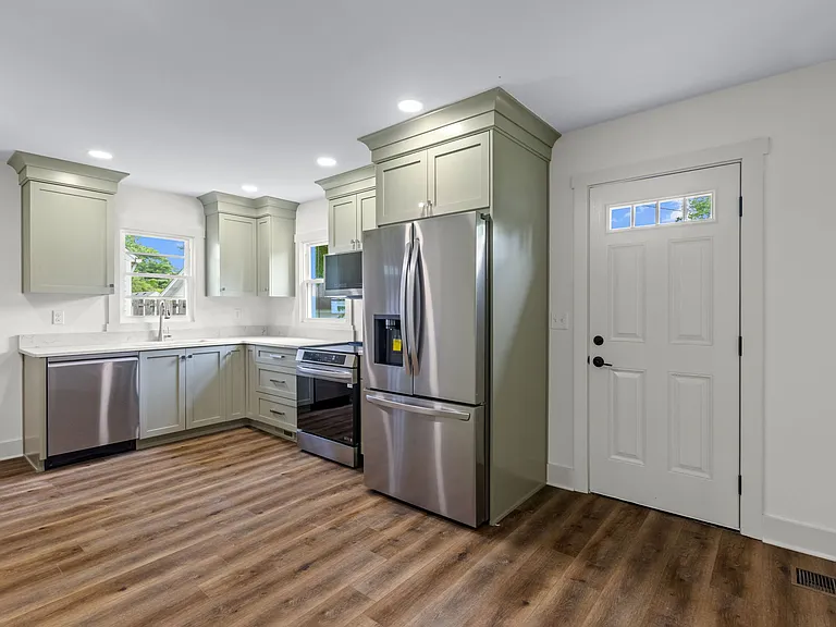 3908 Plymouth Rd — Photo 17