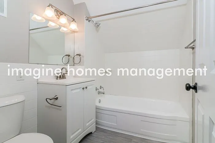800 27th Ave NE — Photo 9