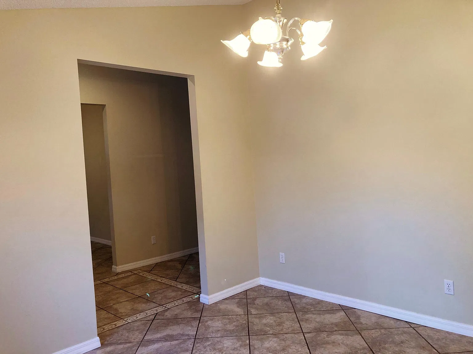 2892 Broward Ct — Photo 2