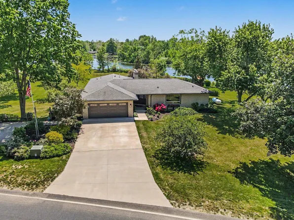 47233 County Road 380, Grand Junction, MI 49056
