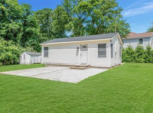345 N Magee St, Southampton, NY 11968