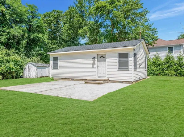 345 N Magee Street, Southampton, NY 11968