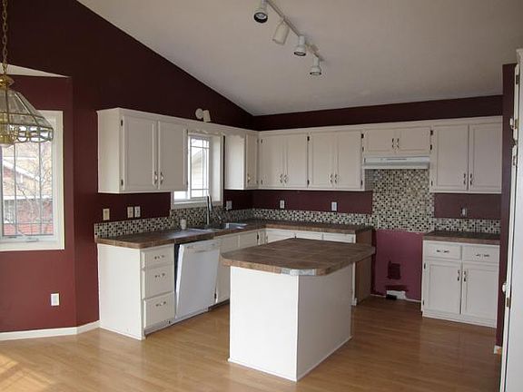 3rd image of 5497 Kahler Dr NE
