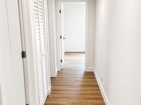 3rd image of 1040 El Camino Dr APT B