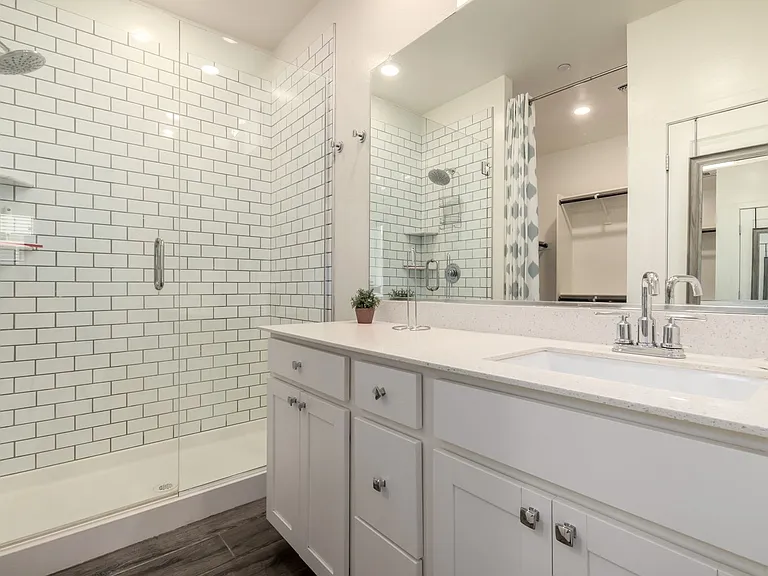 2720 S Decatur Dr #102 — Photo 17