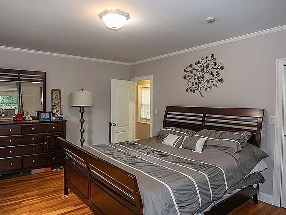 Large bedroom walk in closet