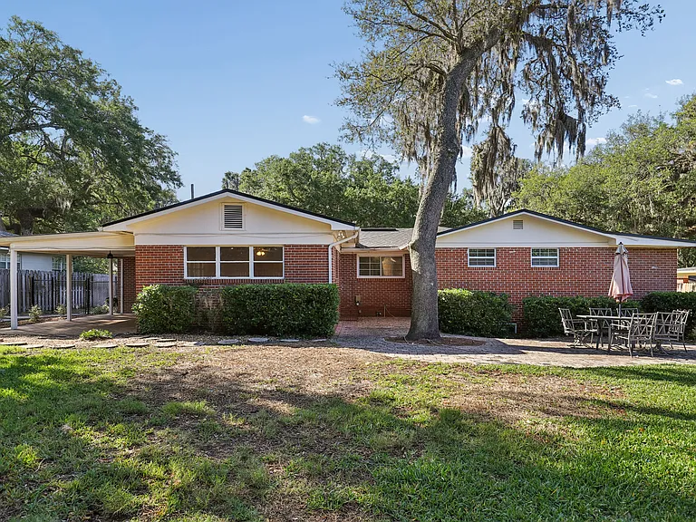1367 Riverbirch Ln — Photo 34