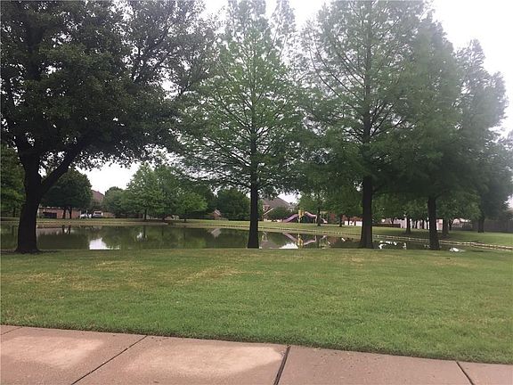 3rd image of 7115 Lake Hill Trl