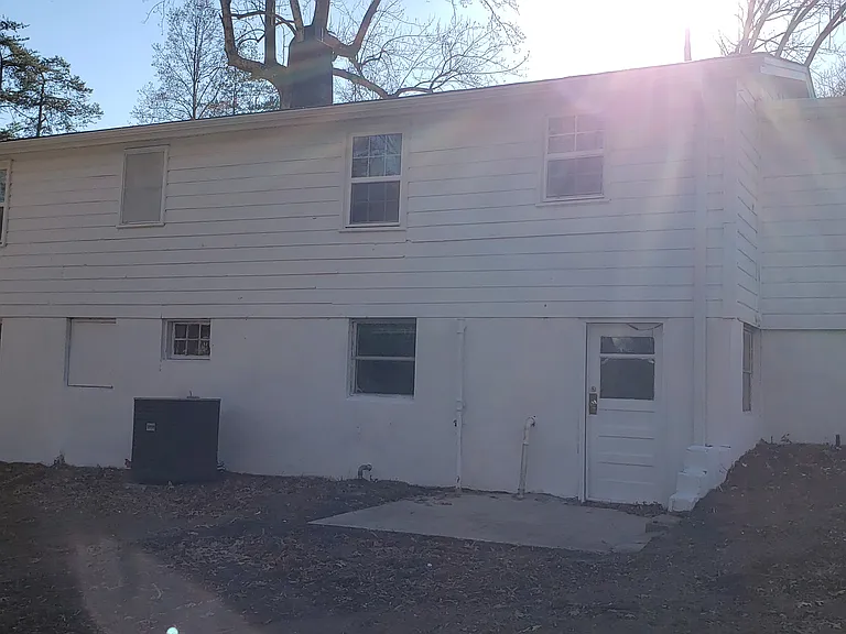 1711 Alexsandria Rd — Photo 9