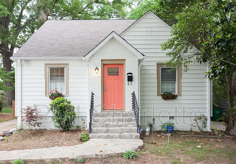 1829 Merriman Ave — Photo 1