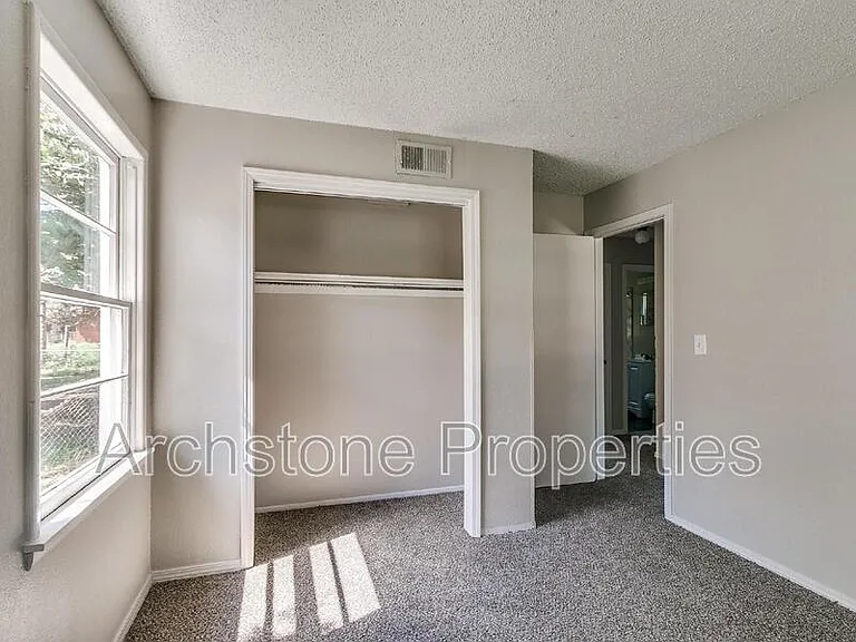 2305 Mustang St — Photo 27