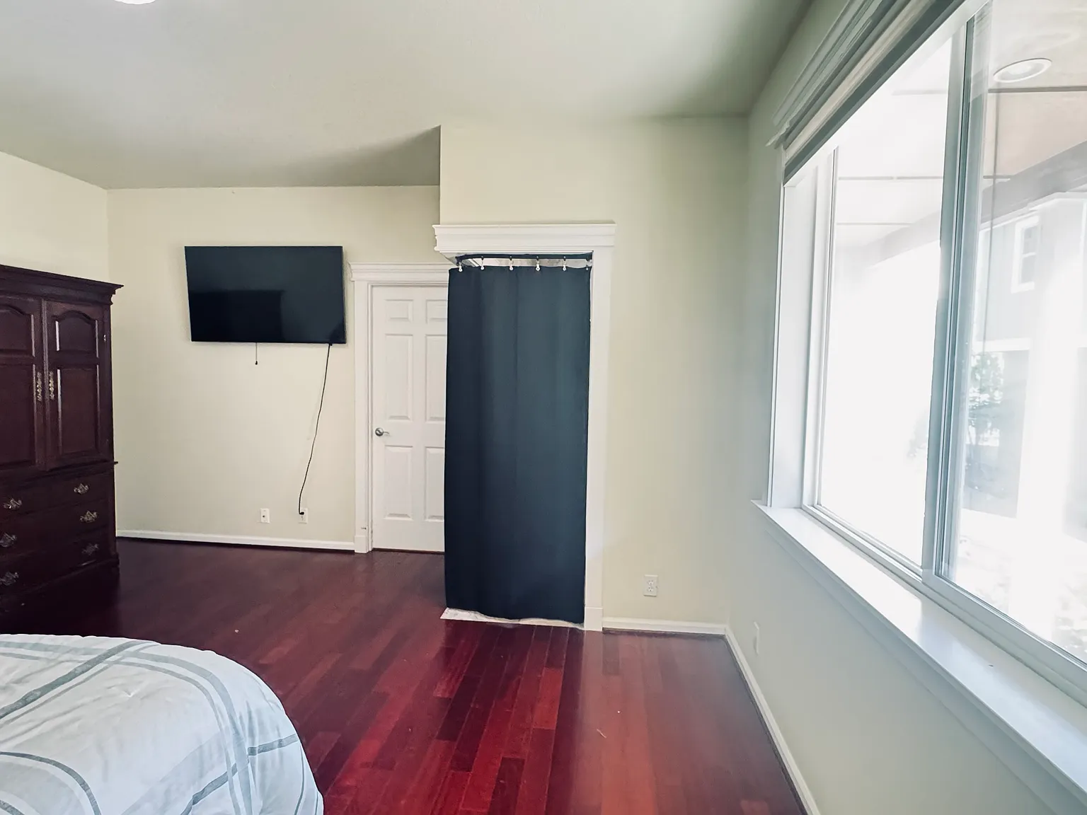 3 bed, 3.5 bath, 2200 sqft, $2,950 — Photo 1
