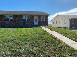 1723 Lion Rd, Saint Joseph, MO 64506